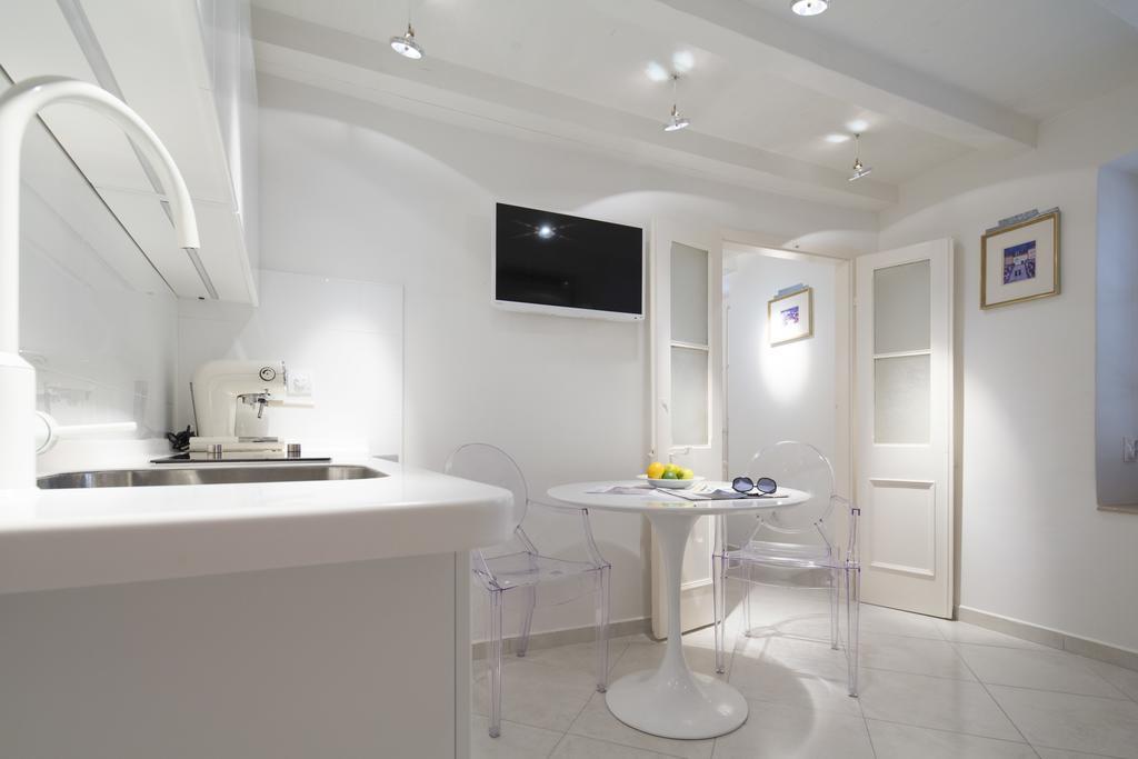 Apartment Templar *
